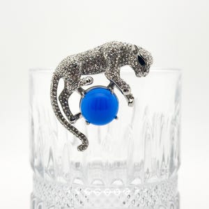 Fashionable luxury leopard brooch, animal brooch, exquisite brooch, elegant brooch, unique brooch, brooch for women, party brooch