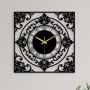 Vintage Metal Wall Clock: Ornate Roman Numeral Decor