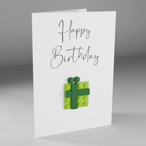 Kartka urodzinowa "Gift Green" wykonana z klocków LEGO®