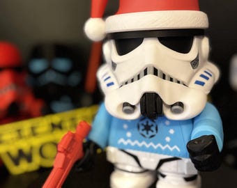 0701 Holiday Stormchunker – Star Wars Festive Stormtrooper Chunker Figurine | 3D Printed Collectible | Geeky Gift