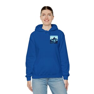 Mountain Unisex Heavy Blend™ Hooded Sweatshirt