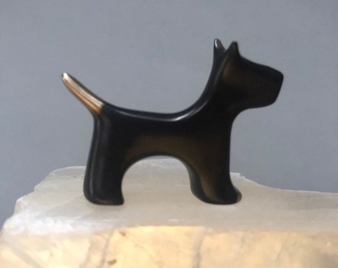 Bronze Dog: Scottish Terrier, Scottie, Westie, Cairns Terrier