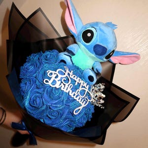Stitch Bouquet blau Glitzer Disney - Einzigartige Geschenkidee/Haltbar Handgefertigter "Happy Birthday" Blumenstrauß blauen Rosen BESTSELLER