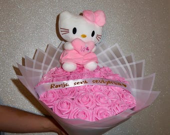 Hello Kitty Bouquet Plüschtier |Handgefertigter DIY Blumenstrauß mit Rosen, Glitzer| BLUMENSTRAUẞ Glitzer Blumen | Cuddle Bouquets