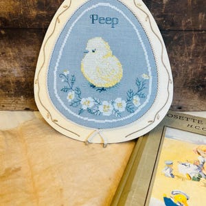 Peep & the Easter egg | Cross Stitch Pattern PDF | Embroidery Design