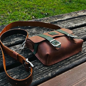 Sac banane et bandoulière en cuir fait main, petit sac convertible 6 x 4 x 2 pouces, sac banane unisexe en cuir, sac banane en cuir minimaliste et élégant