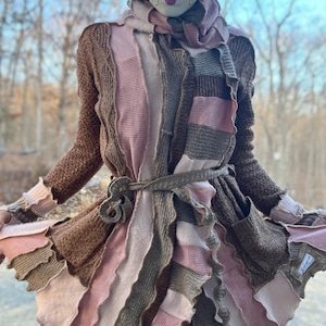 Mandorla av Magdalena brunrosa kofta med omlott, shapeshifter-tröja, jacka, funky patchwork, återvunnen ooak, S14