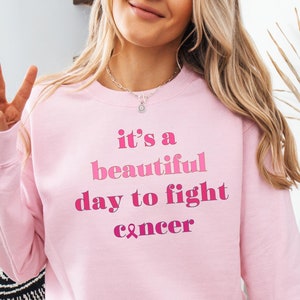 È una bella giornata per combattere il cancro Felpa con fiocco rosa Felpa con consapevolezza del cancro Maglietta per il cancro al seno Maglietta per i sopravvissuti al cancro Combattente contro il cancro