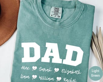 Comfort Colors® 子供の名前入りカスタムパパTシャツ かわいい父の日ギフト お父さんへのクリスマスプレゼント 新しいお父さんシャツ パパへのカスタムパパシャツギフト
