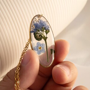 Collar de flores naturales "No me olvides", colgante de flores prensadas, joyería floral única, regalo de cumpleaños para madre, regalo para dama de honor, regalo de Navidad.