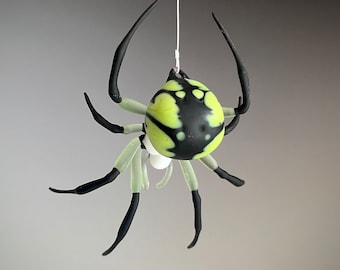 Art Glass Green Garden Spider - Variation on Argiope Aurantia