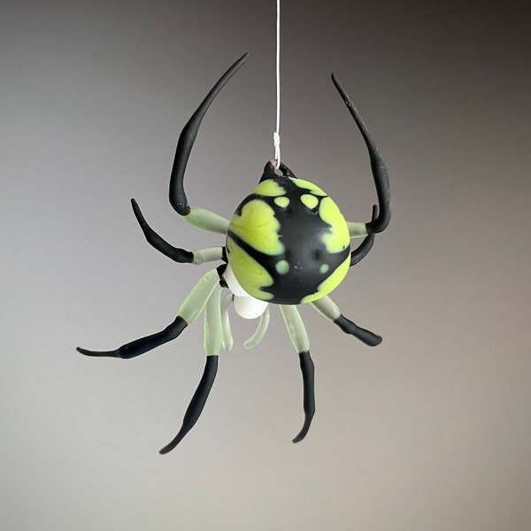 Art Glass Green Garden Spider - Variation on Argiope Aurantia