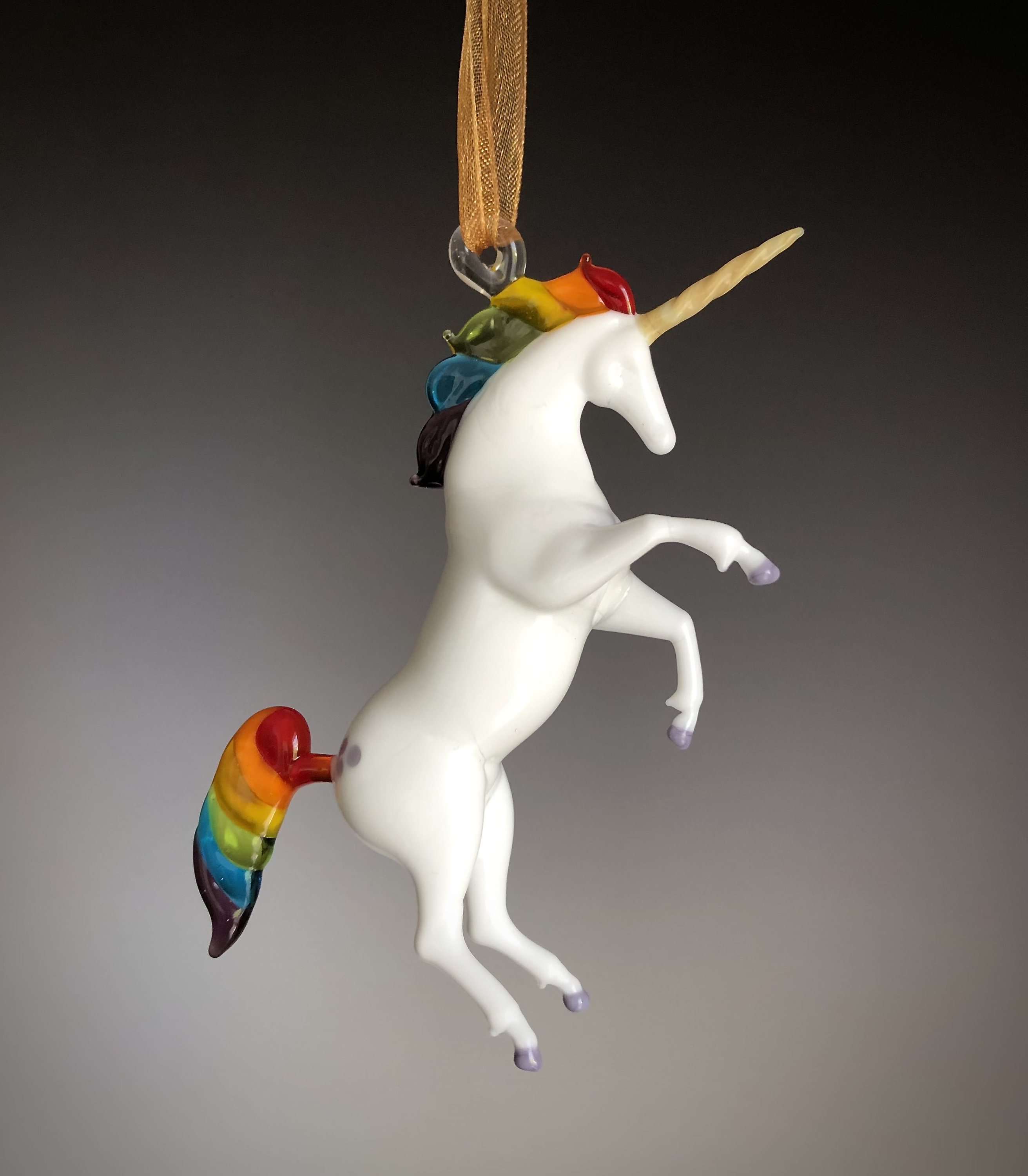 CG 737-33 White Unicorn with Flowers Sitting Figurine CG 737-33 White Unicorn with Flowers Sitting Figurine