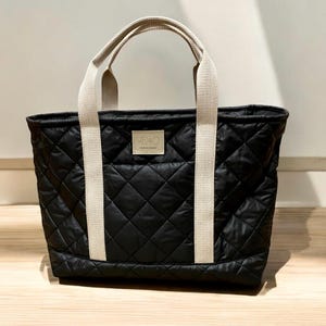 Quilted Black Tote Bag with Zipper – Stylish and Practical Gift Idea