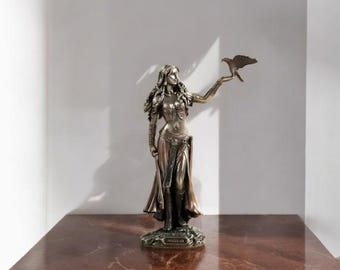 Statua della dea celtica Morrigan - Statuina Wiccan, Decorazione pagana unica per la scrivania, Divinità mitologica Morrigan, Decorazione spirituale per la casa, Regalo celtico