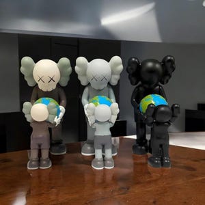 Replica KAWS 'the Promise' Figure Hypebeast Decor Bear Brick Replica KAWS 'the Promise' Figure Hypebeast Decor Bear Brick