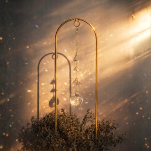 Crystal Plant Suncatcher Stake, Brass Arch Light Catcher for Houseplants, Rainbow Prism Plant Gift, Witchy Garden Decor