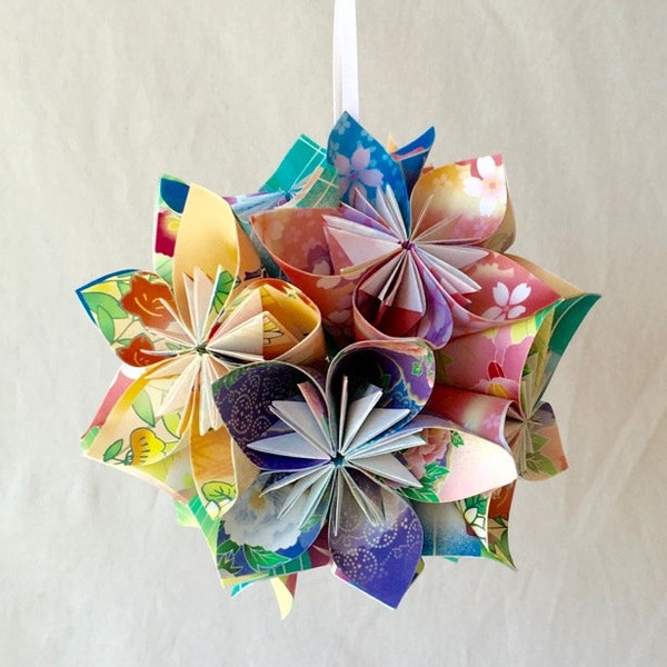 Décoration d'origami à motifs floraux pour sapin de Noël