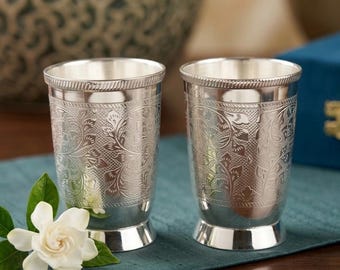 Set di 2 bicchieri vintage in argento tedesco con scatola in velluto e intricate decorazioni floreali.