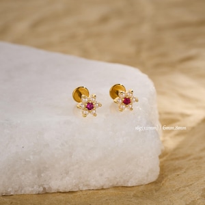16G Pearl Flower Earring Stud/Helix Piercing/Cartilage Earring/Conch Piercing/Earlobe/Ruby CZ/Labret/Internally Threaded/6MM/8MM