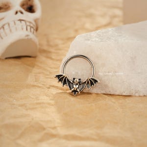 16G Septum Ring/Halloween Bat Hoop Earring/Cartilage/Helix/Daith/Tragus Earring Jewelry/Conch Piercing/Septum Jewelry/Halloween Jewelry/Gift