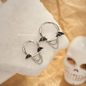 16G Bat Wings Septum Ring/Dangle Septum Jewelry/Hoop Earring/Cartilage Earring/Conch Piercing/Septum Clicker/Earring Jewelry/Halloween Gifts