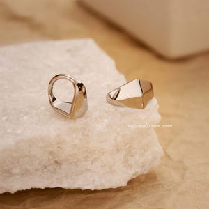 16G Stainless Steel Chunky Septum Ring/V Shape Septum Piercing/Hinged Segment Clicker/Cartilage/Helix/Conch HoopEarring/Thick Septum Jewelry
