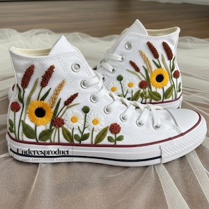 Mariage de fleurs sauvages brodées à la main Converse Chuck Taylor, baskets montantes des années 1970