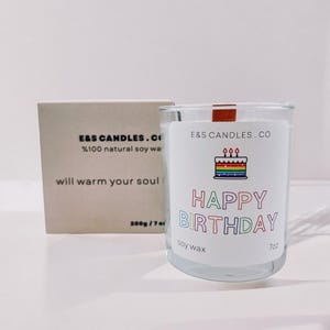 A scented candle &#39;Happy Birthday&#39;. The perfect gift for loved ones, for her and for him, for friends and family.