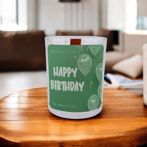 A scented candle &#39;Happy Birthday&#39;. The perfect gift for loved ones, for her and for him, for friends and family.