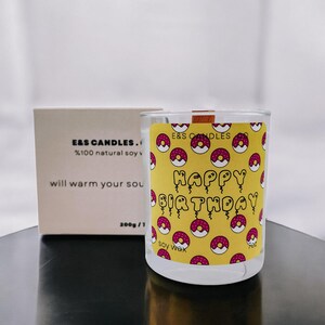 A scented candle &#39;Happy Birthday&#39;. The perfect gift for loved ones, for her and for him, for friends and family.