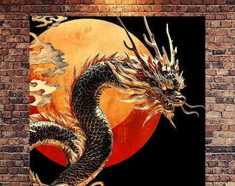 Op de afbeelding: Een vierkante canvas print met een gedetailleerde illustratie van een gouden draak met een zwart lichaam, tegen een feloranje zon en zwarte achtergrond. De kop van de draak is in profiel, met ingewikkelde details.