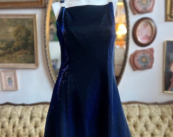 Vestido vintage de los años 80 con brillo azul metálico y detalles de lentejuelas y diamantes, talla 28