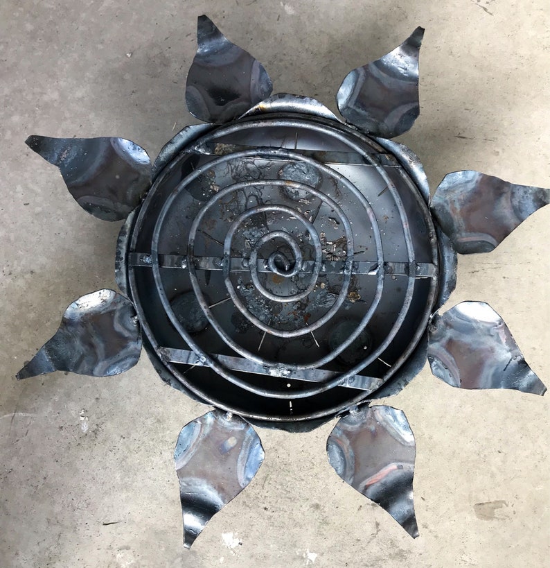 Flaming Bloom Fire PitGrill