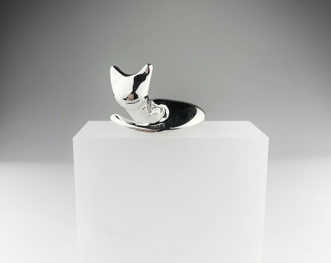 Silver cat sculpture, silver laying down cat figure, small cat , cozy cat for cat lover.