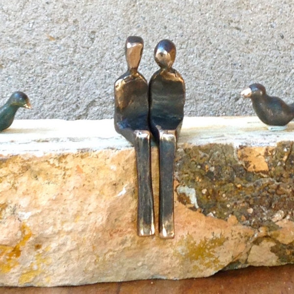 By your side with love birds >> Romantic miniature bronze sculpture. Contemporary design by Yenny Cocq