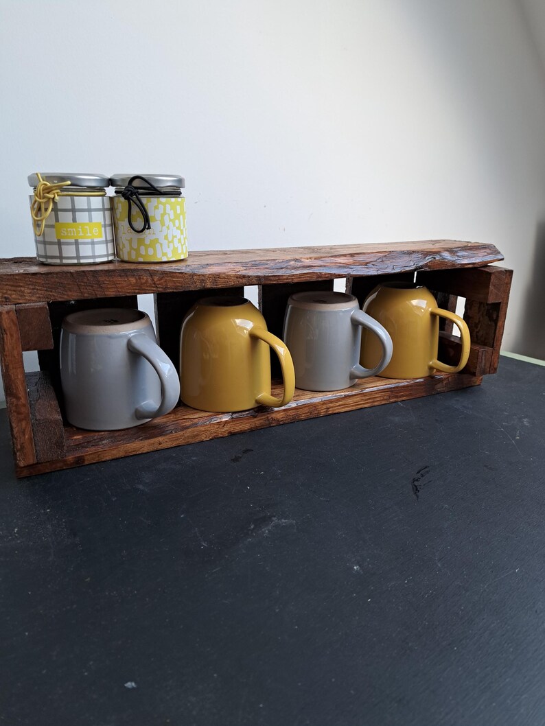 Rustic Pallet Wood Mug Shelf | Handmade Kitchen Wall Shelf | Holds 4 Mugs | Reclaimed Wood Storage & Display Shelf imagem 2