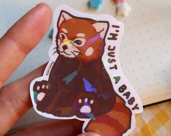 Pegatina con brillantina "Soy solo un bebé" | Pegatina de vinilo de panda rojo | Pegatina divertida de animal | Pegatina holográfica para portátil, diario y funda de teléfono