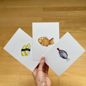Japanisches Essen Postkarten | Taiyaki, Sojasaucenfisch, Avocado Nigiri | A6 Art Prints | Illustrierte Foodkarten handmade