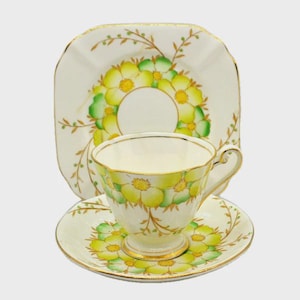 Vintage Roslyn Fine Bone China Tee Set &#39;Esme&#39;
