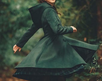 ダークグリーンのスイングウールコート、ヴィンテージ風プリンセス