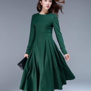 abito verde, abito di lana, abito midi, abito plissettato, abito aderente e svasato, abito invernale, abito elegante, abiti da donna, abito taglie forti 1811#