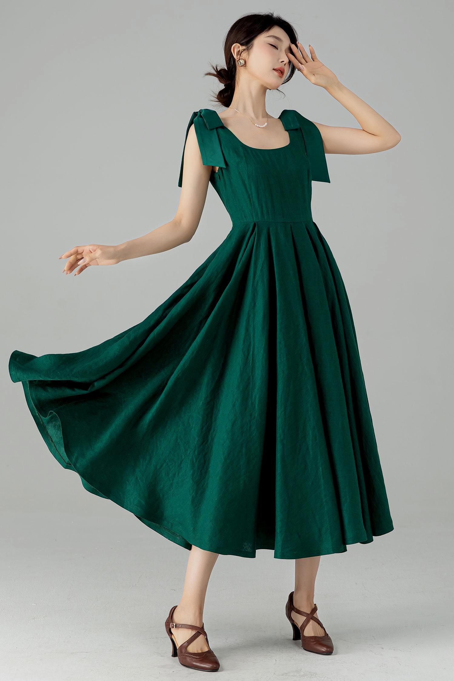 green emerald velvet dress Amazon.com: Women's 1950s Classy Vintage Dresses Fit Flare Dresses Audrey  Hepburn Dress Lace Prom Vintage Cocktail Church Dresses : Clothing, Shoes &  Jewelry main image 1