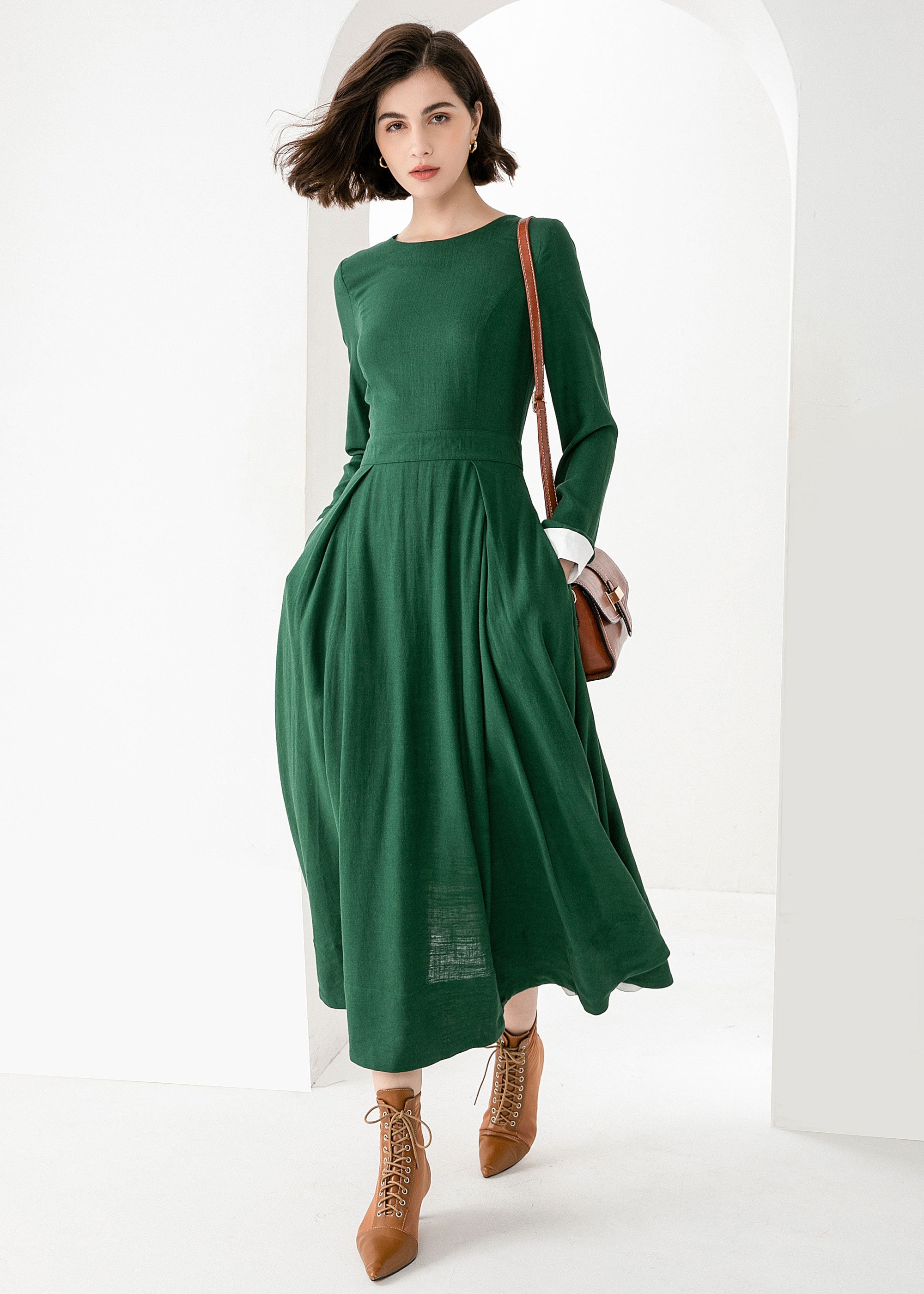 Petrykivska Muse | Emerald Green Linen Maxi Dress