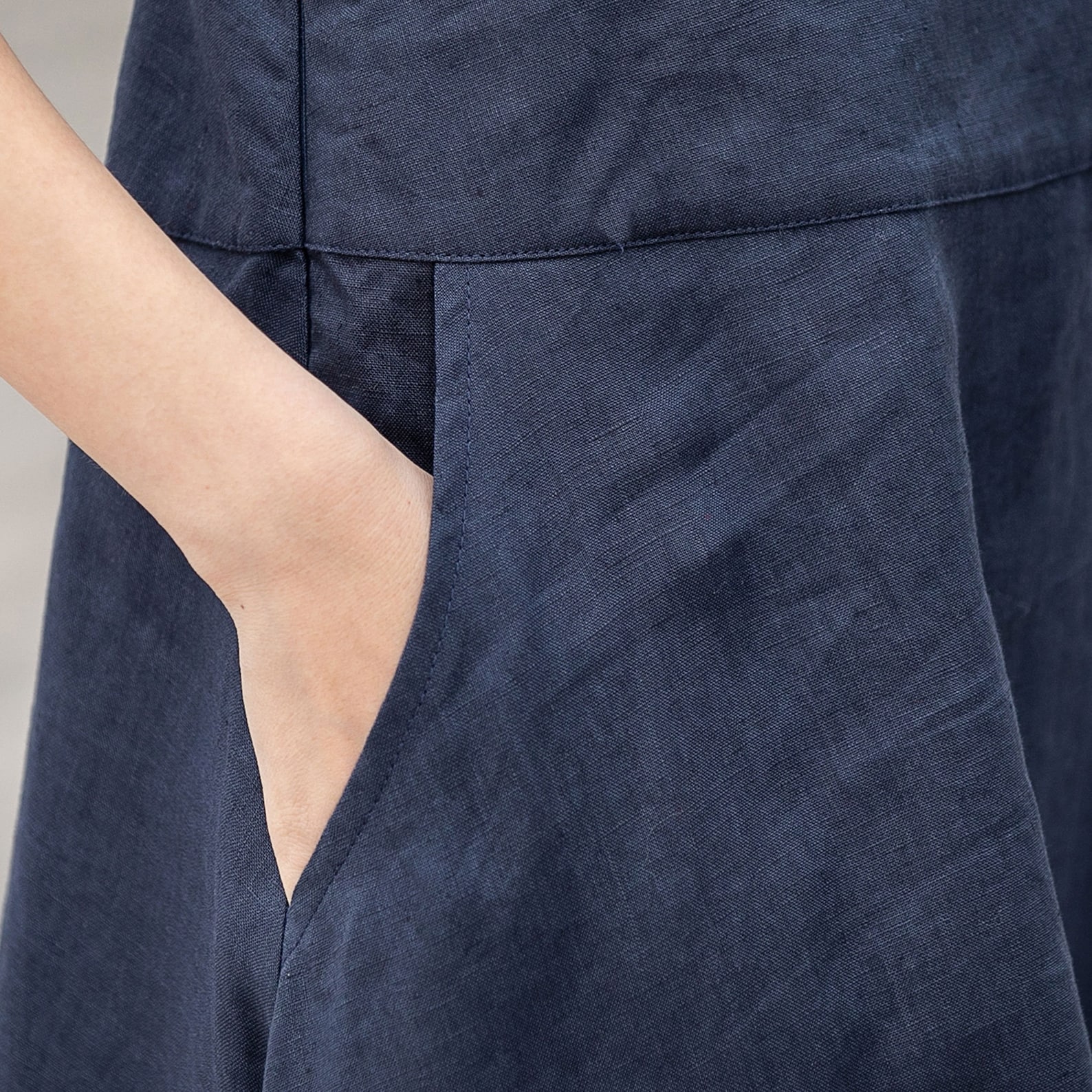 SUNSEEKER Midi Dress - black linen