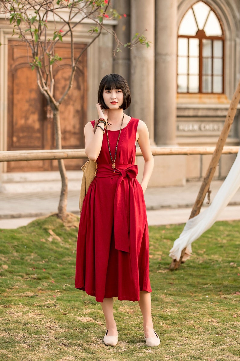 Sommerkleid aus Leinen, ärmelloses Kleid, Kleid mit lockerer Taille und Gürtel, Seitentaschen, Crew-Date/Strand/Picknickkleid für Damen, Faltenkleid 2802 dark red