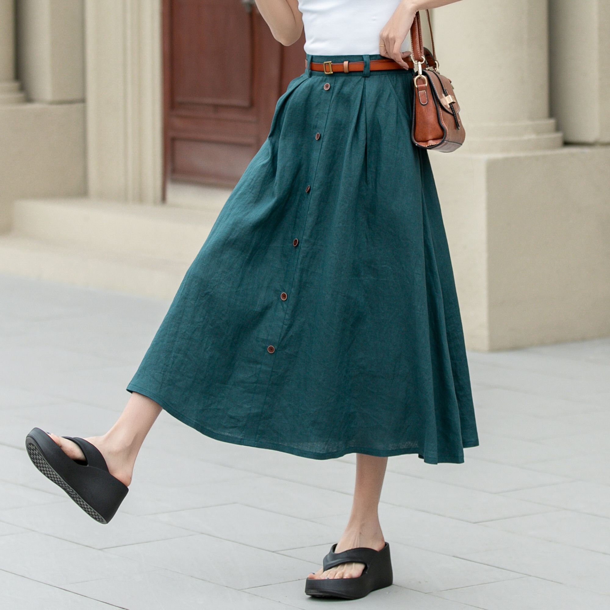 【suzen】Lenny Button Low-Waist Skirt BI735_WY9219?hei=850&crop=0,0,