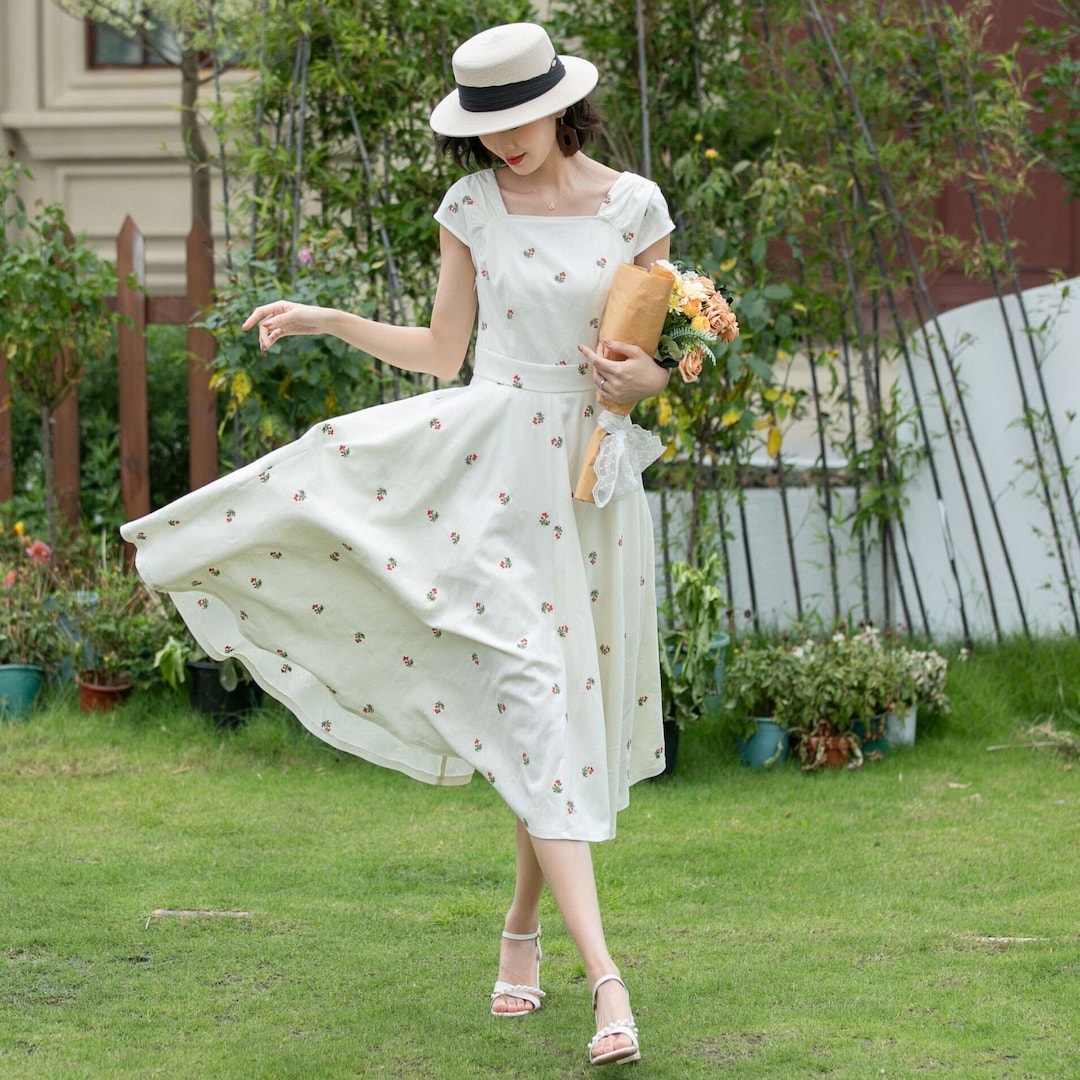 Holiday floral linen swing dress