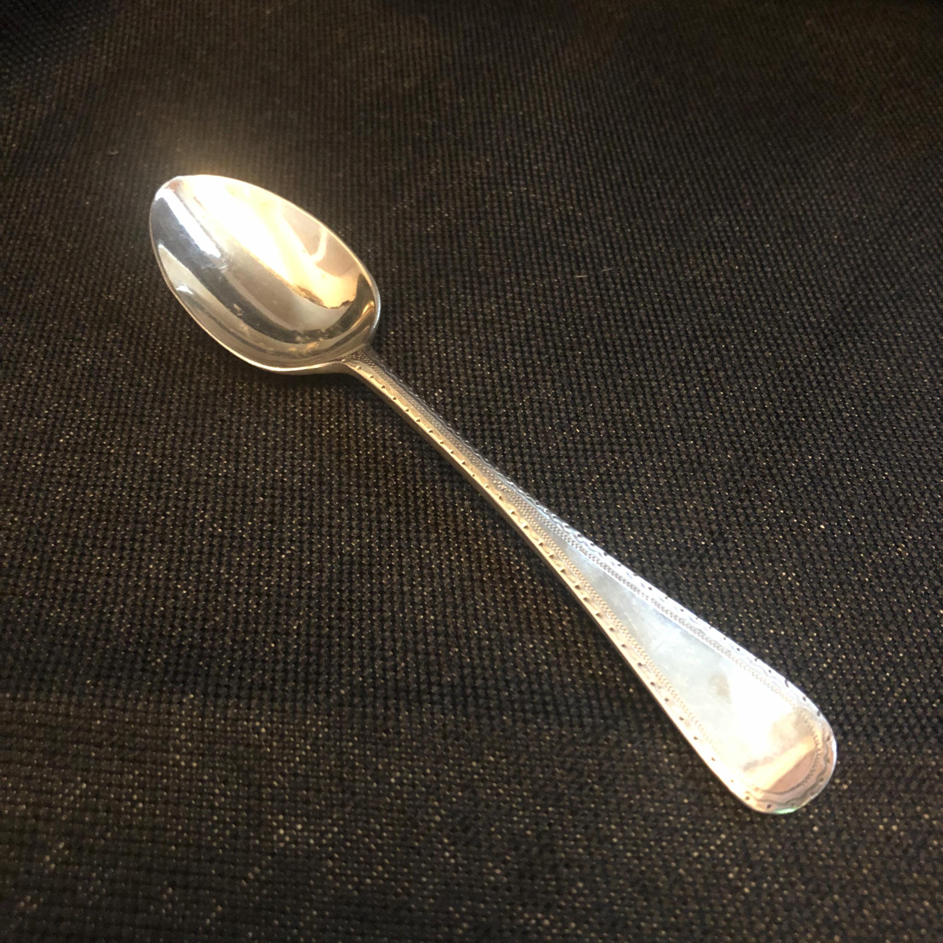 A Fine 1913 Edwardian Silver Coffee Spoon (sheffield, Charles