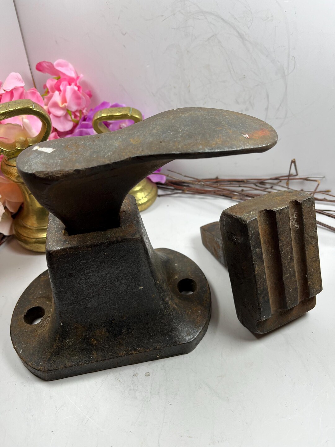 Vintage Cast Iron Cobbler’s Stand With Child’s Shoe Form and Calk Swage ...